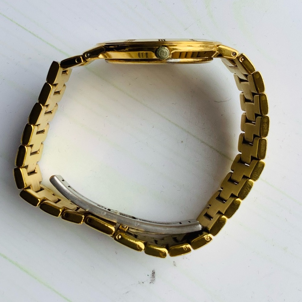 Authentic GUCCI dress watch🌟UNISEX🌟 - Picture 5 of 15